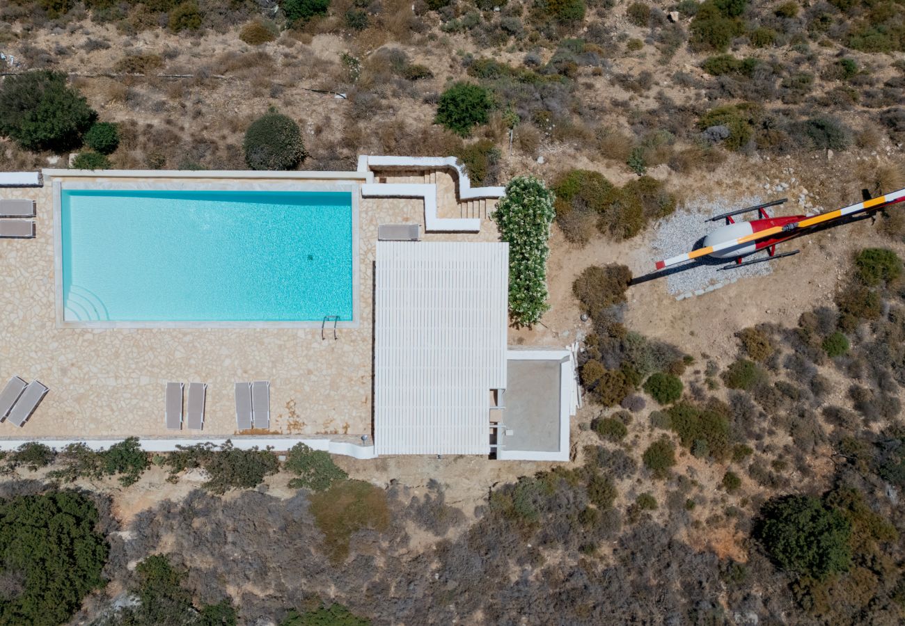 Villa in Naousa - Gorgeous pool villa, stunning sea views, helipad! 