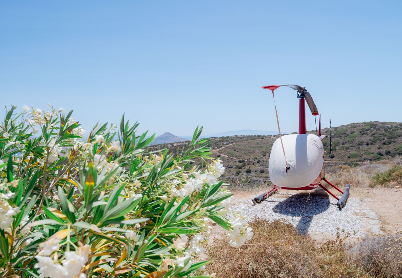 Villa in Naousa - Gorgeous pool villa, stunning sea views, helipad! 