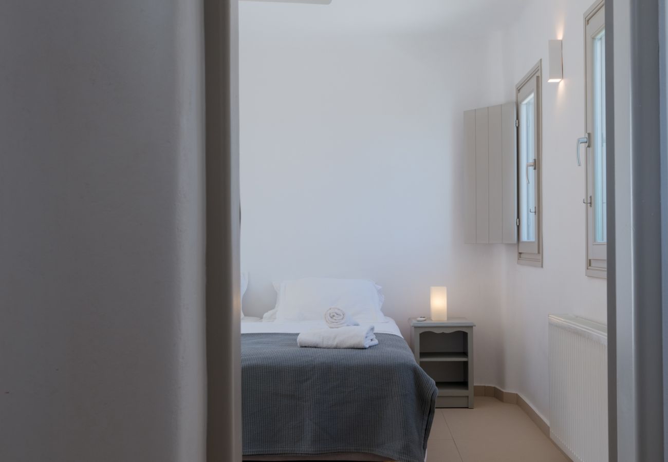 Villa in Naousa - Gorgeous pool villa, stunning sea views, helipad! 