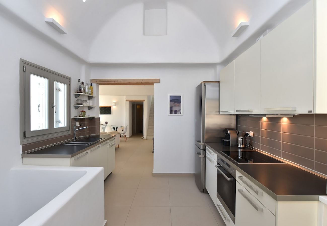 Villa in Naousa - Panoramic three villa complex with helipad 