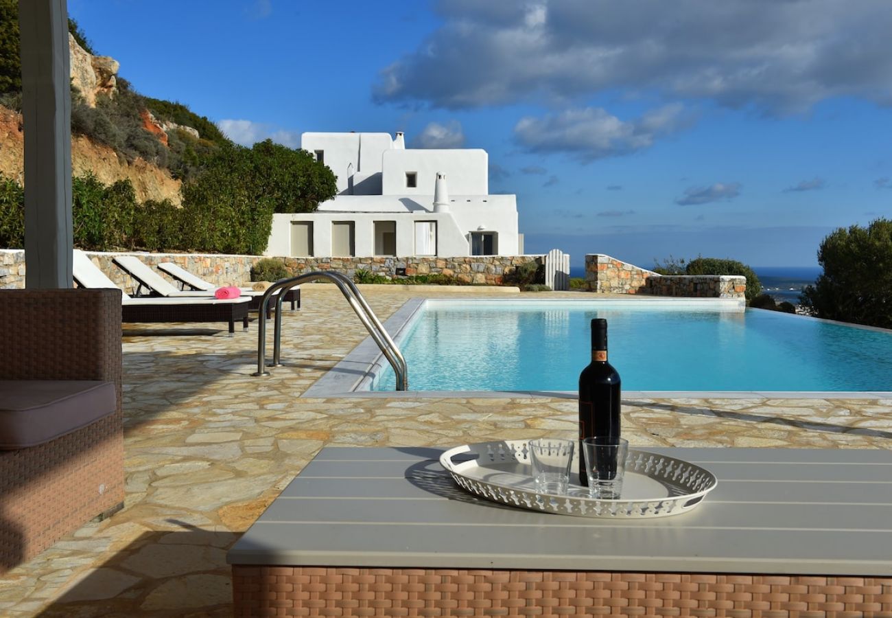 Villa in Naousa - Panoramic three villa complex with helipad 