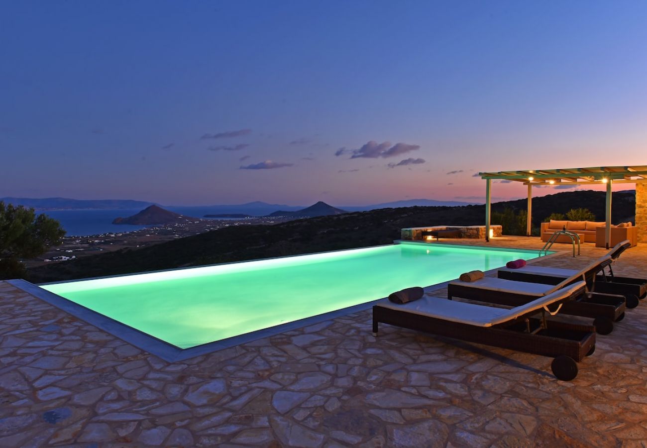 Villa in Naousa - Panoramic three villa complex with helipad 