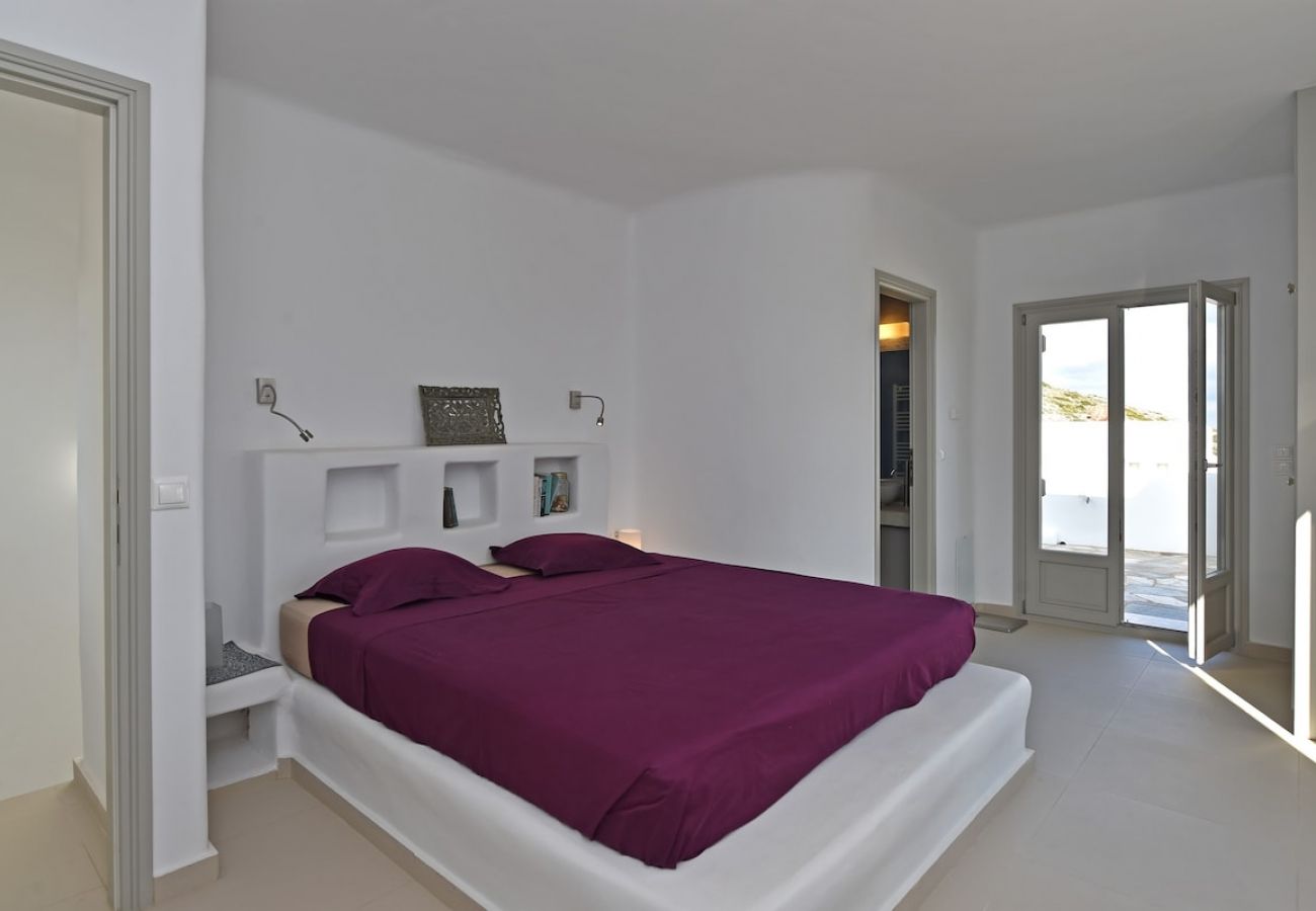 Villa in Naousa - Panoramic three villa complex with helipad 