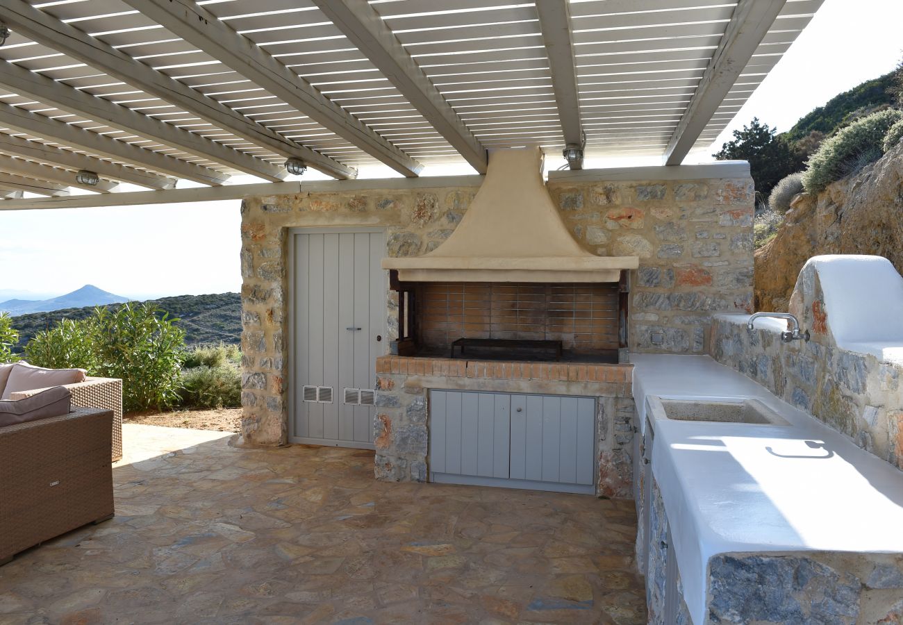 Villa in Naousa - Exquisite villa for 10 with pool, helipad 