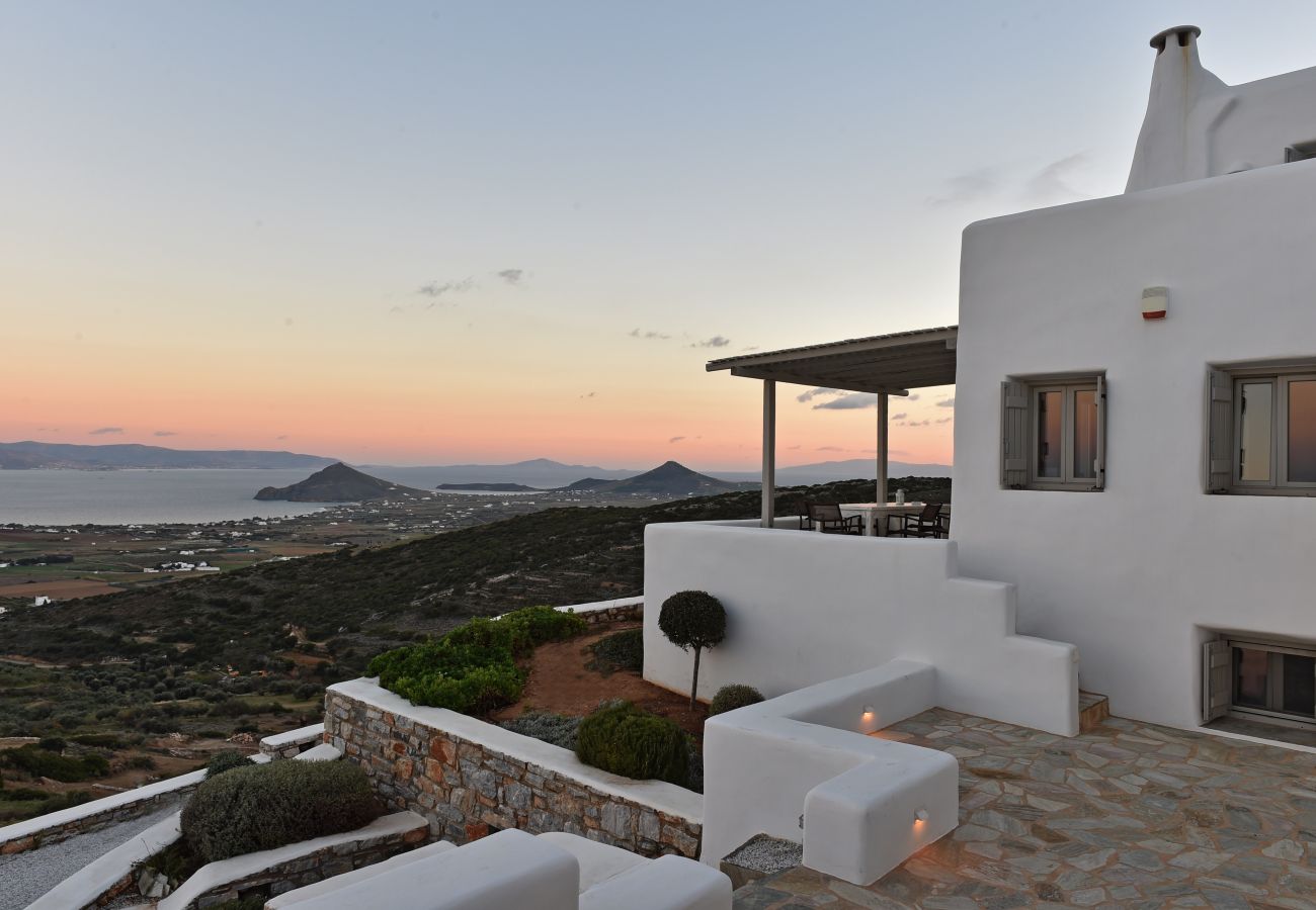 Villa in Naousa - Exquisite villa for 10 with pool, helipad 