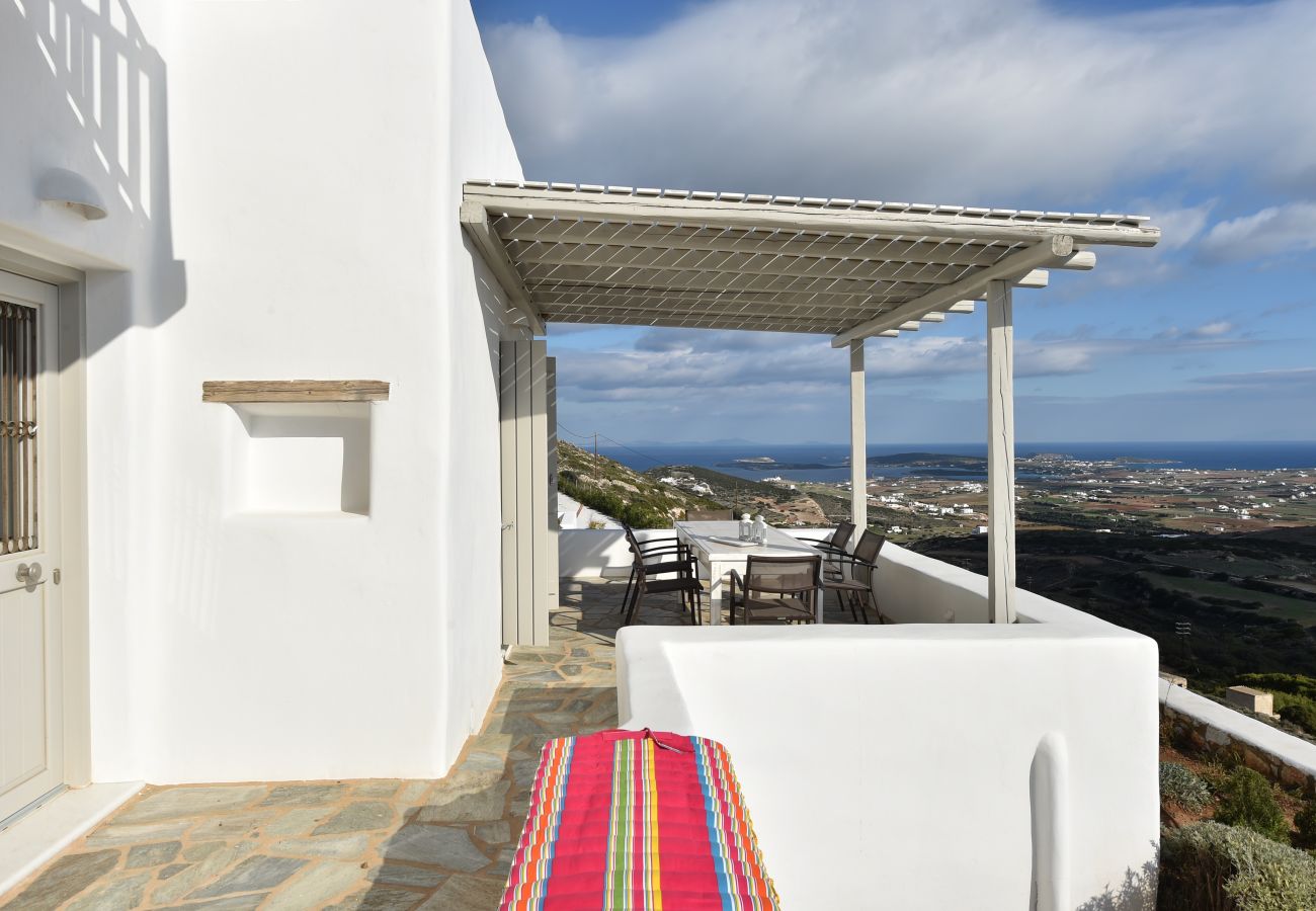 Villa in Naousa - Exquisite villa for 10 with pool, helipad 