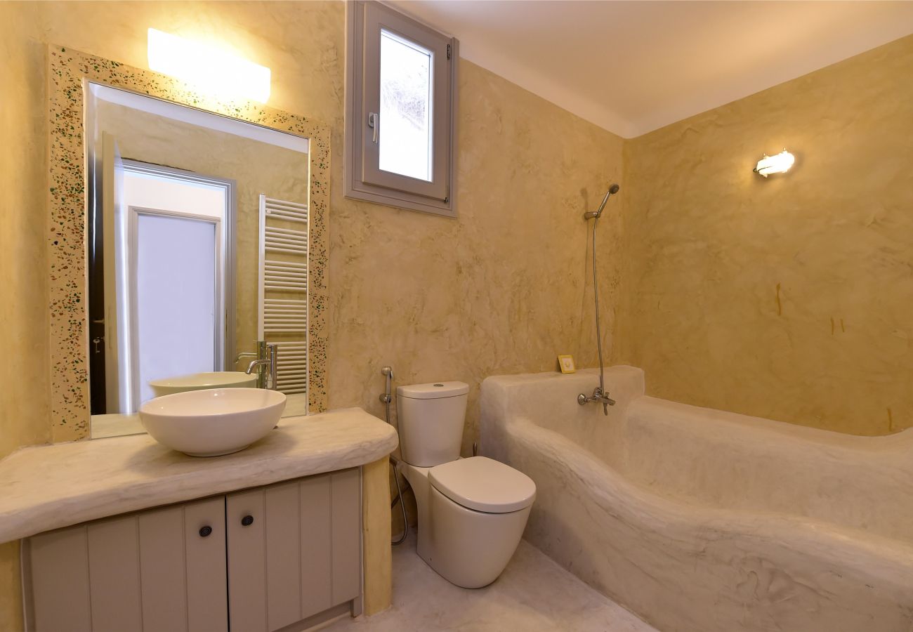 Villa in Naousa - Exquisite villa for 10 with pool, helipad 