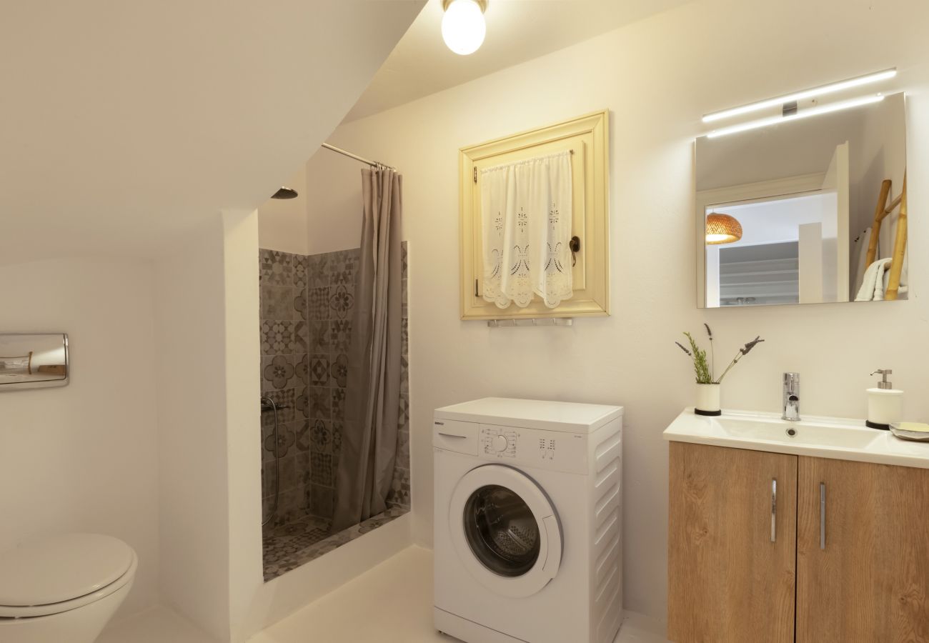 Villa in Andros - The White Villa