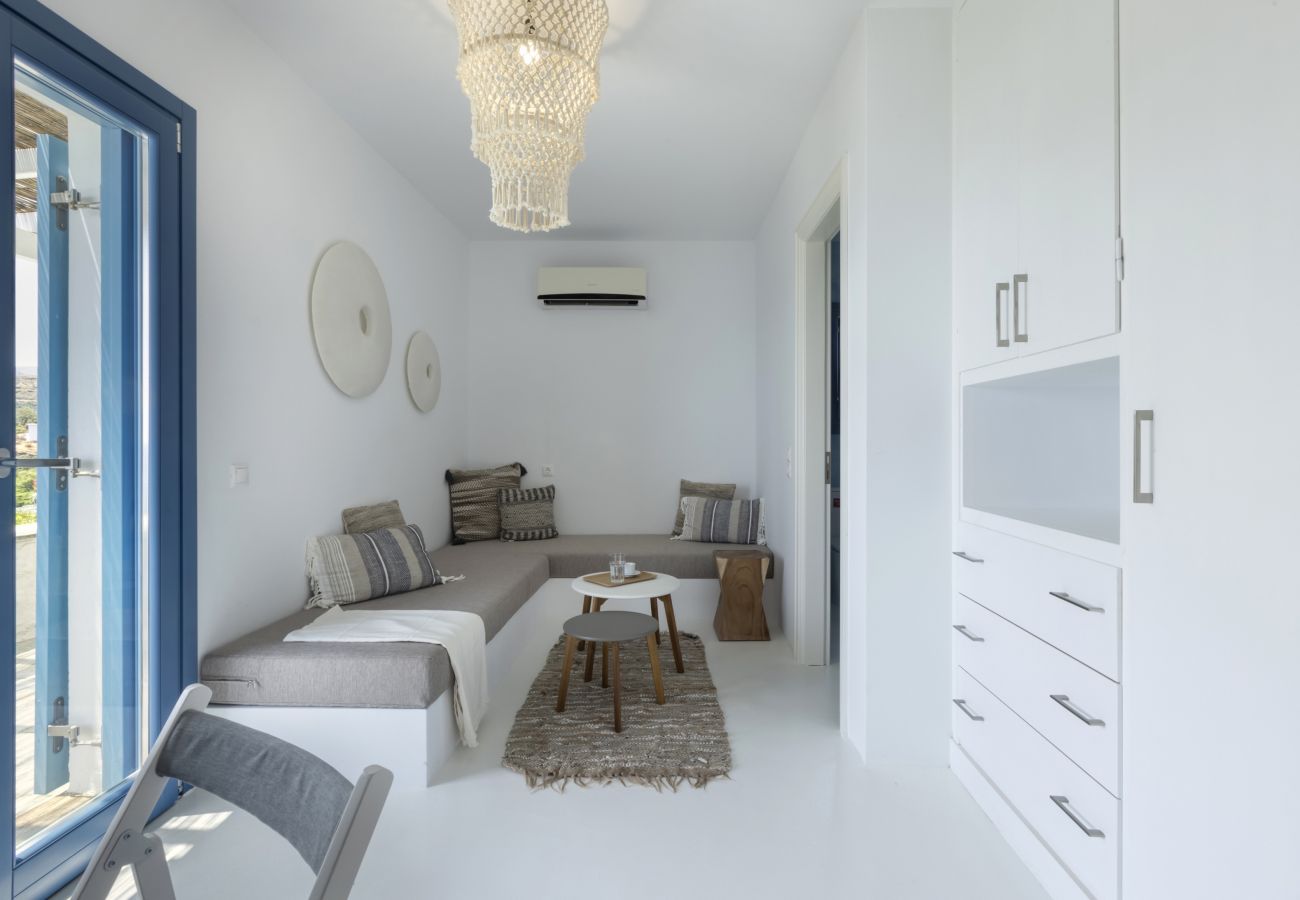 Villa in Andros - The White Villa