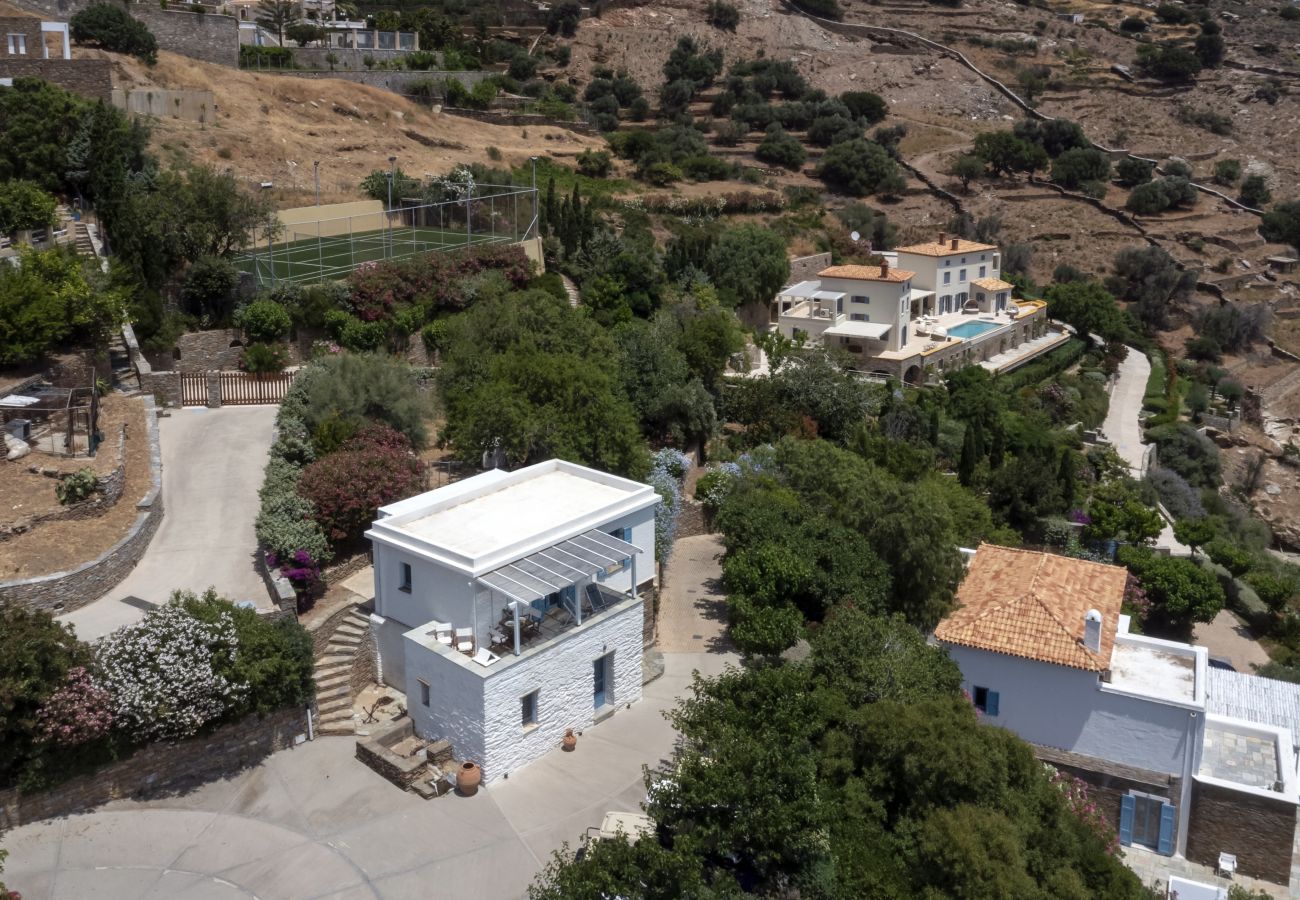 Villa in Andros - The White Villa