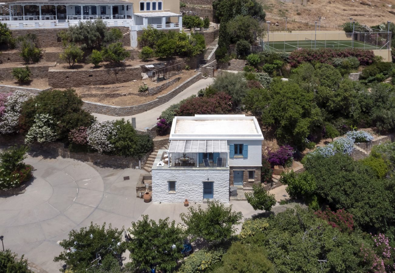 Villa in Andros - The White Villa