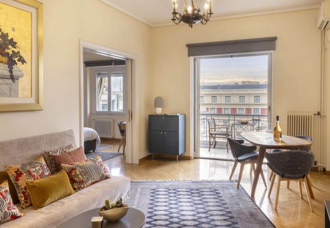 Apartment in Athens - An aristocratic 1 BR in the heart of Athens.