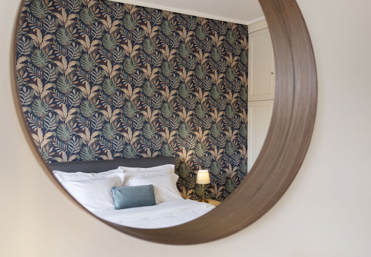 Apartment in Athens - An aristocratic 1 BR in the heart of Athens.