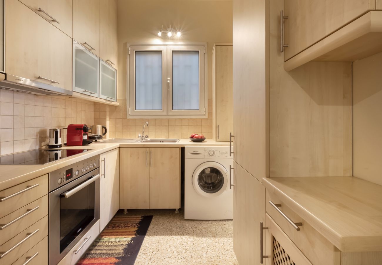 Apartment in Athens - An aristocratic 1 BR in the heart of Athens.