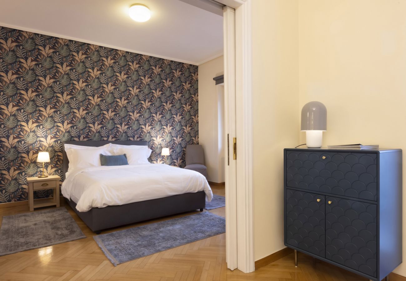 Apartment in Athens - An aristocratic 1 BR in the heart of Athens.