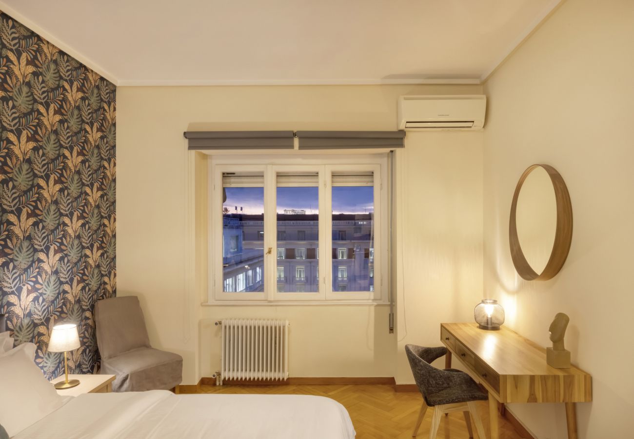 Apartment in Athens - An aristocratic 1 BR in the heart of Athens.