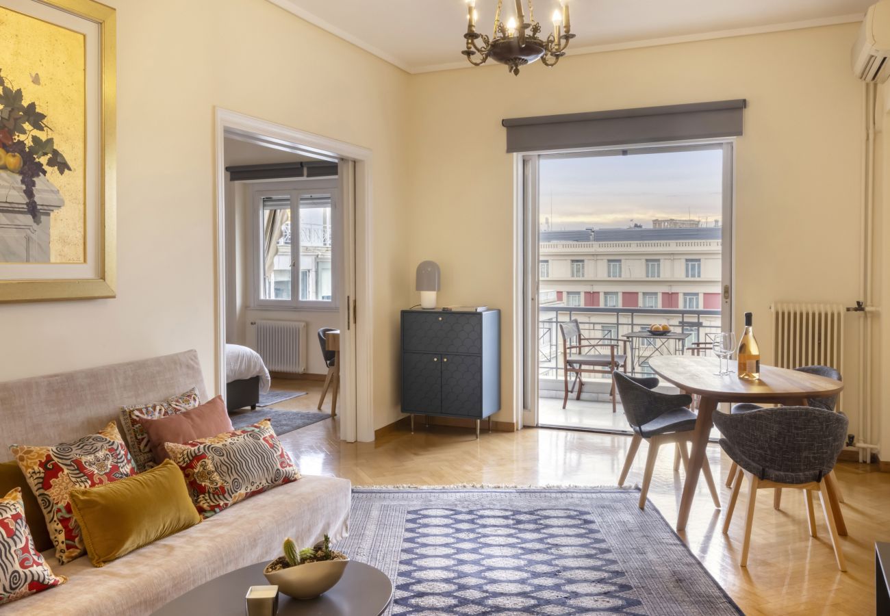 Apartment in Athens - An aristocratic 1 BR in the heart of Athens.