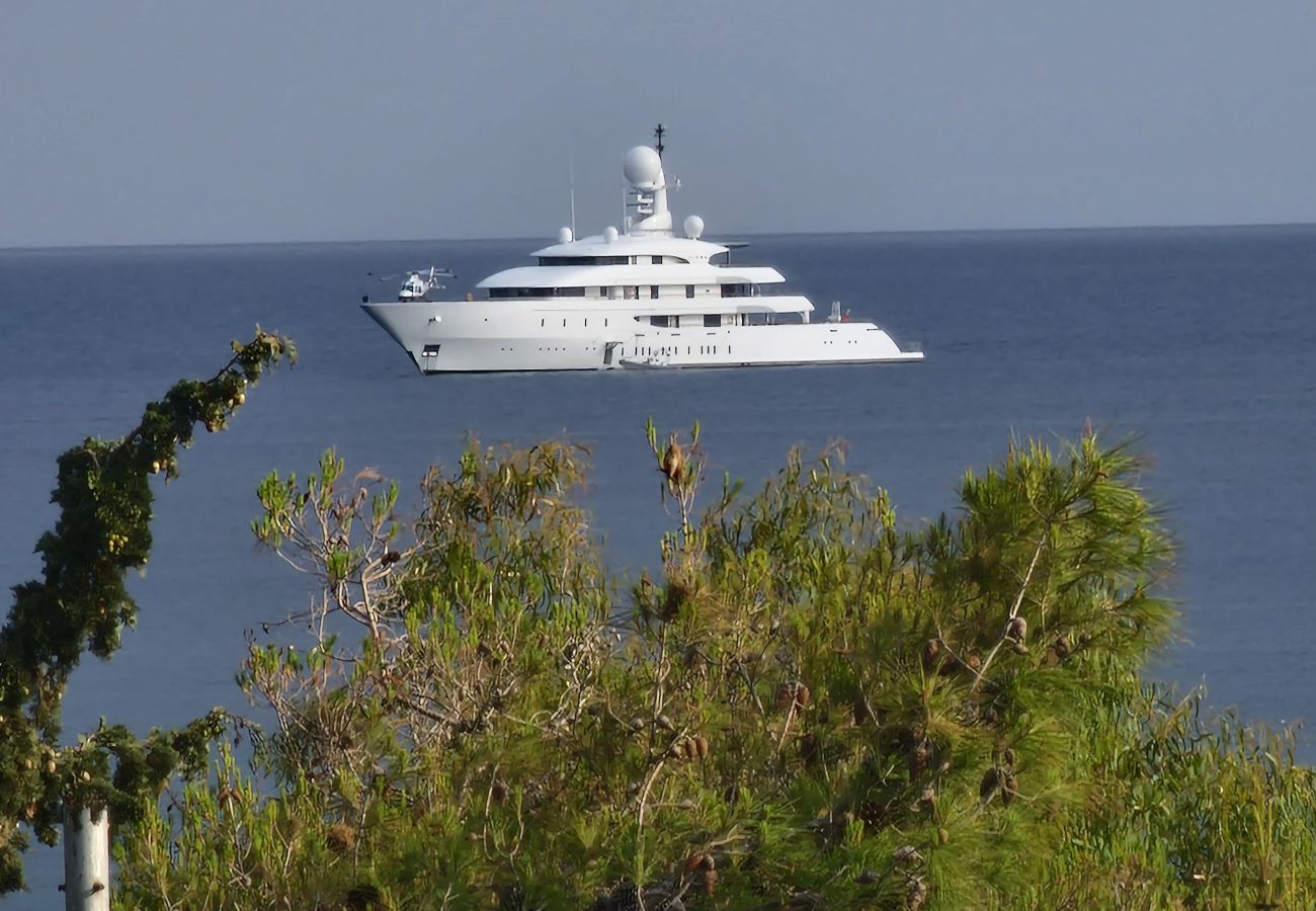 Apartment in Vouliagmeni - Athens Riviera - Voulagmeni Seaview Apartment