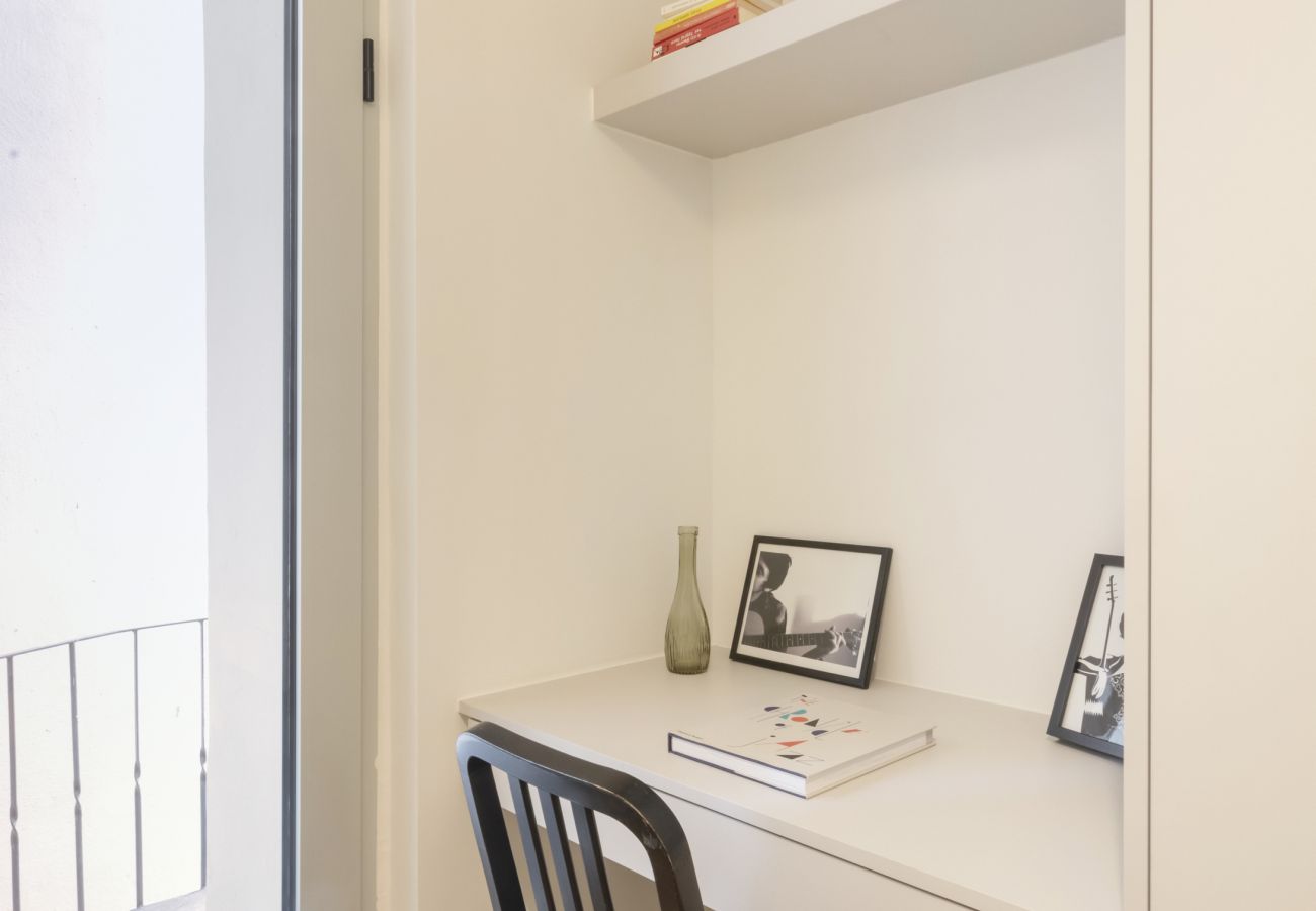 Apartment in Athens - Stylish 2BR pays homage to timeless charm.