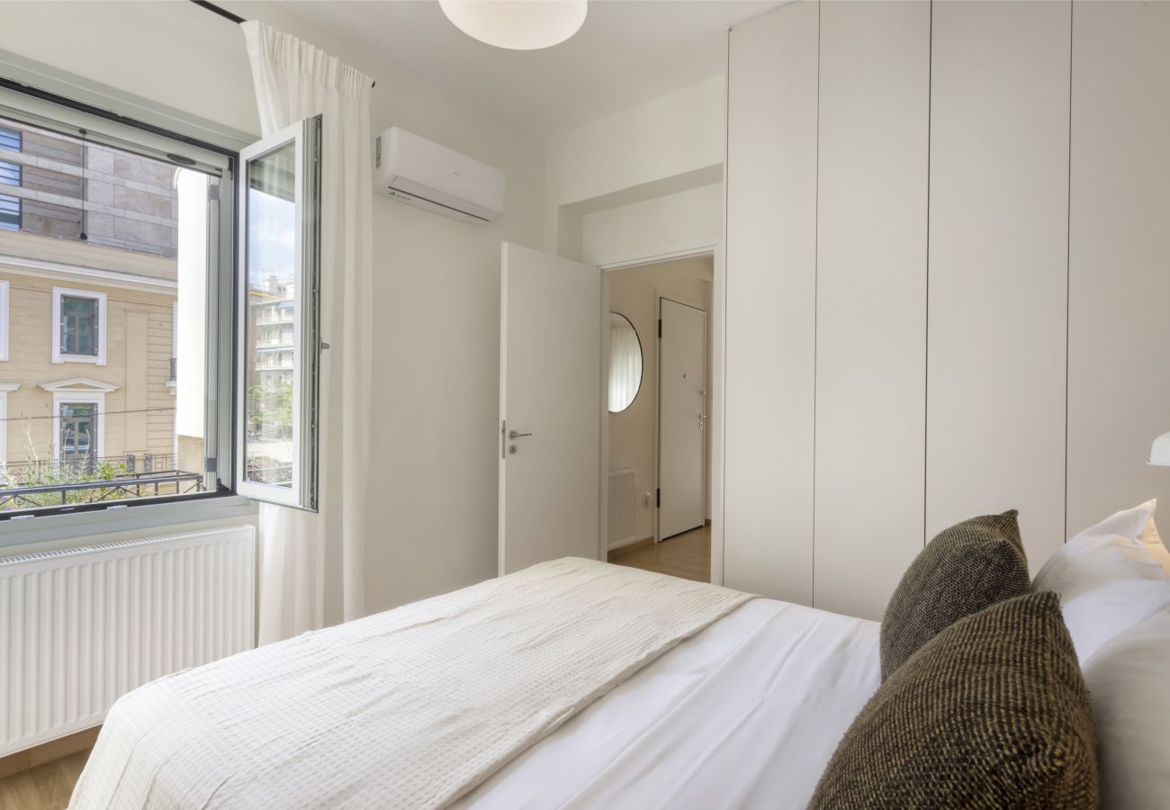 Apartment in Athens - Stylish 2BR pays homage to timeless charm.