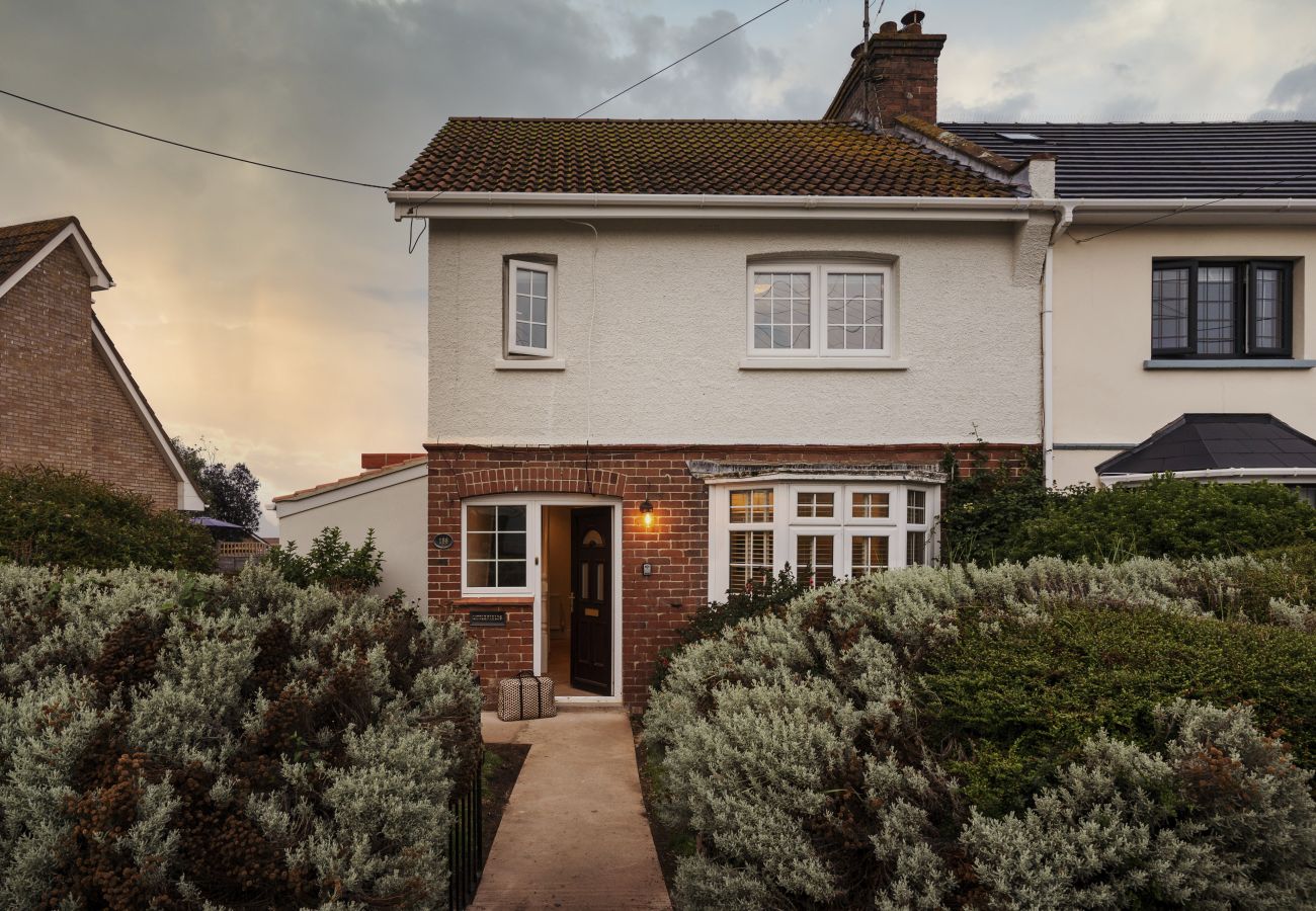 Cottage in Seaton - Littlefields - With hot tub and short walk to beach