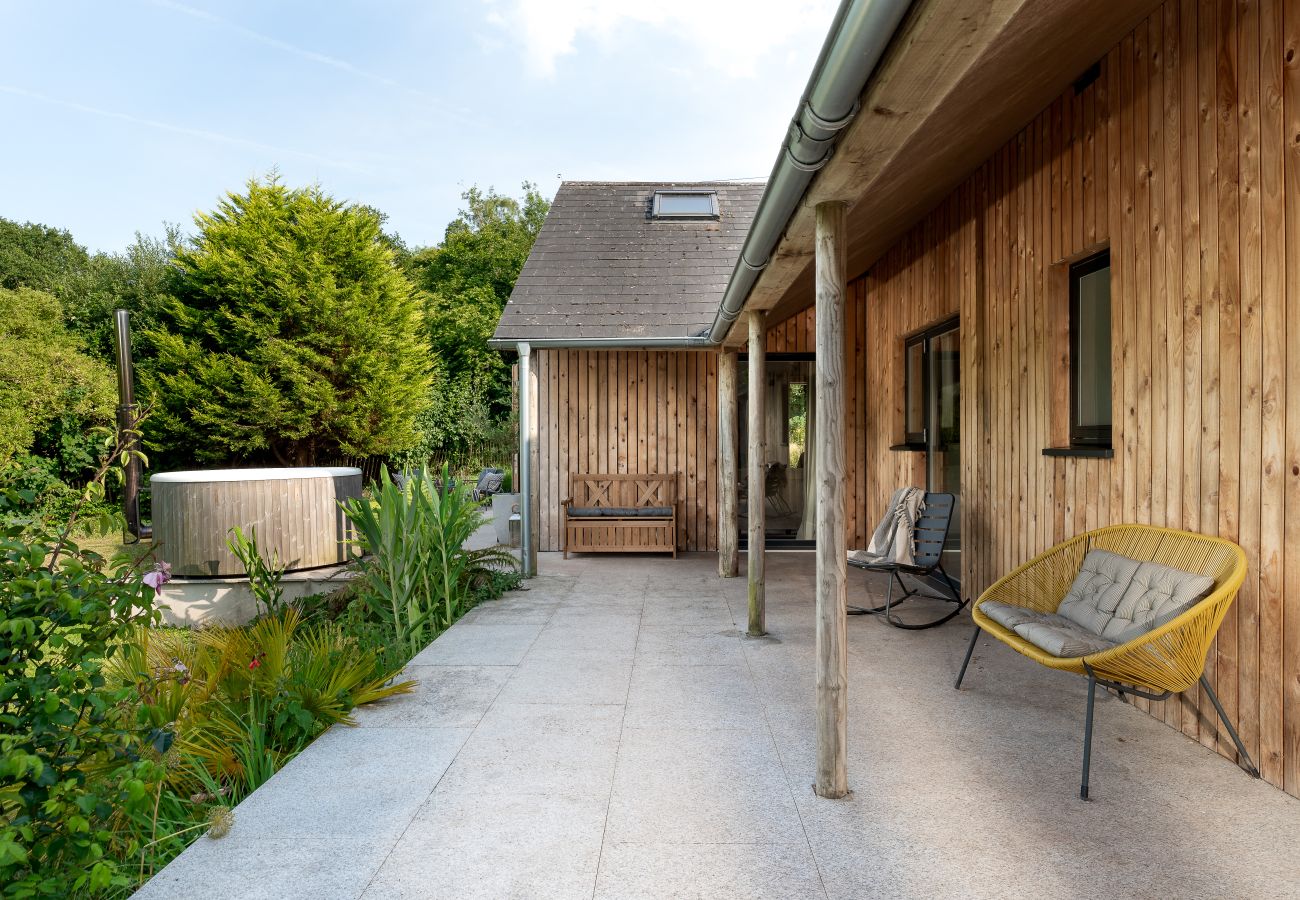 Fresh Escapes - Sunnybrook - Eco House - woodfired Hot Tub - Shaldon