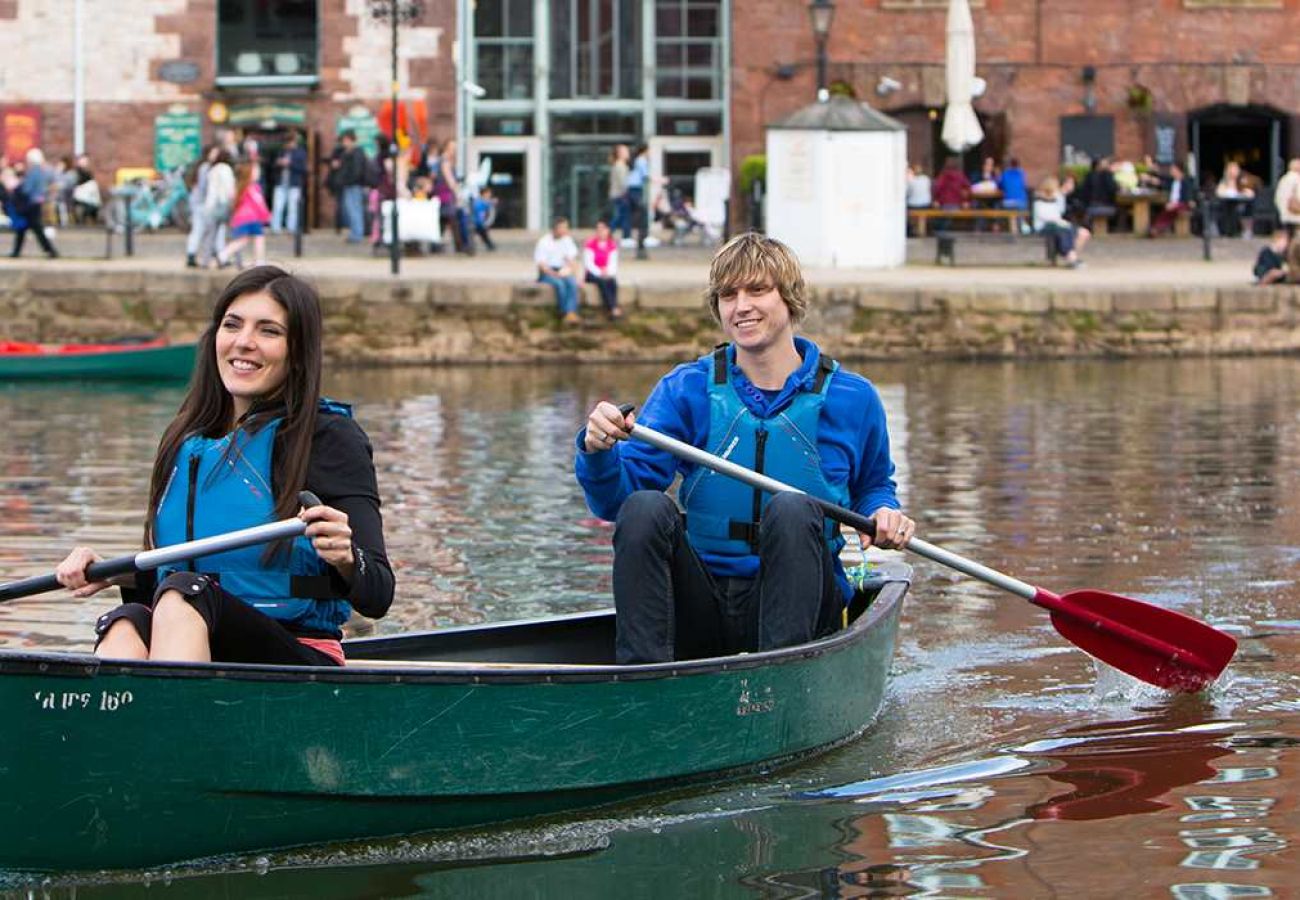 Fresh Escapes - Exeter City Centre Apartment, Cathedral View, Kayak on Quay