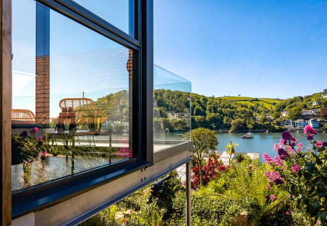House in Kingswear - Two Guns - Stylish town house with stunning river views