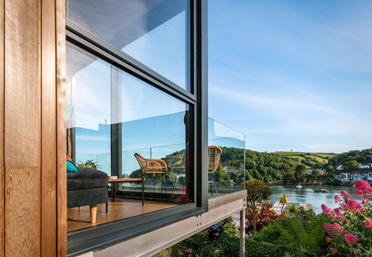 House in Kingswear - Two Guns - Stylish town house with stunning river views
