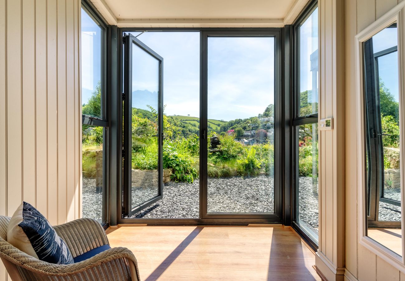 House in Kingswear - Two Guns - Stylish town house with stunning river views