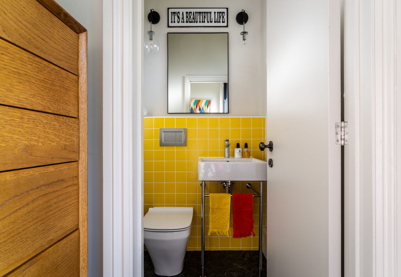 House in Kingswear - Two Guns - Stylish town house with stunning river views