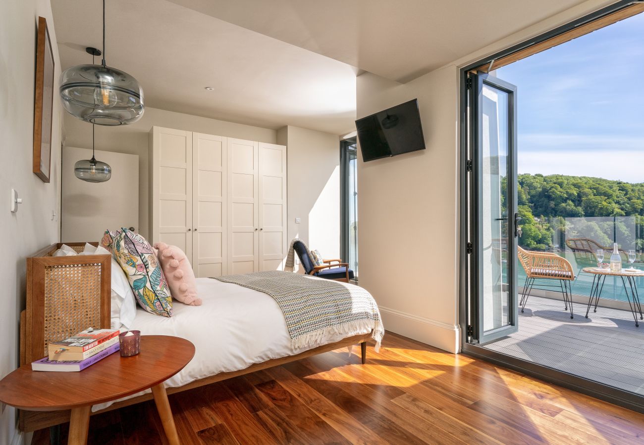 House in Kingswear - Two Guns - Stylish town house with stunning river views