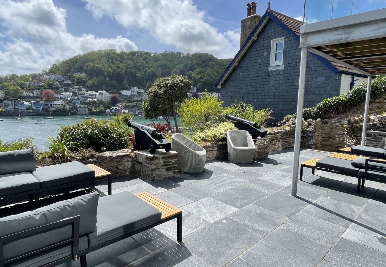 House in Kingswear - Two Guns - Stylish town house with stunning river views