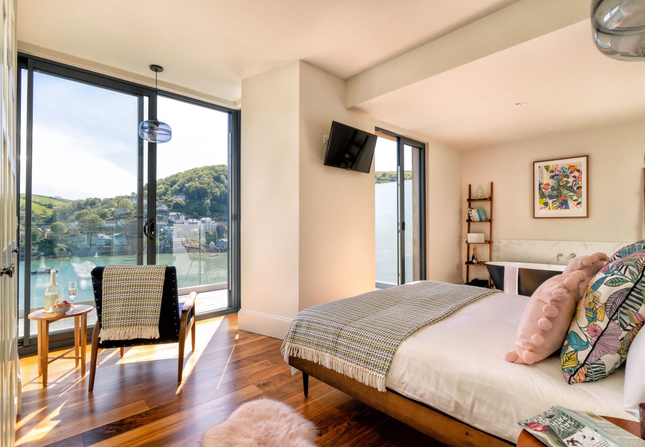 House in Kingswear - Two Guns - Stylish town house with stunning river views