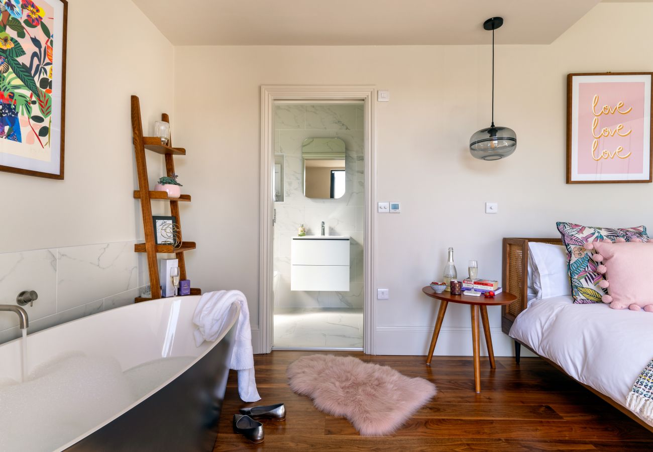 House in Kingswear - Two Guns - Stylish town house with stunning river views