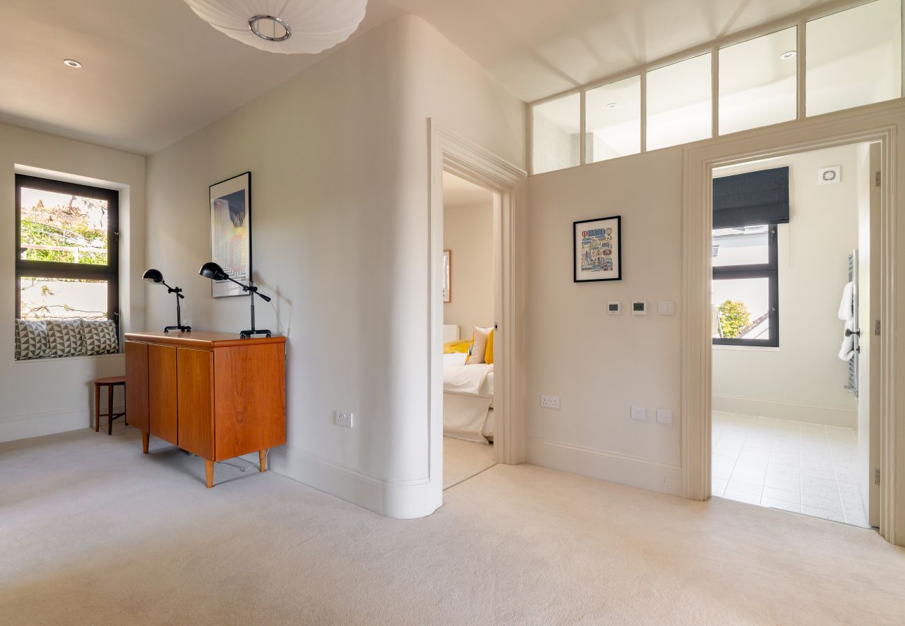 House in Kingswear - Two Guns - Stylish town house with stunning river views