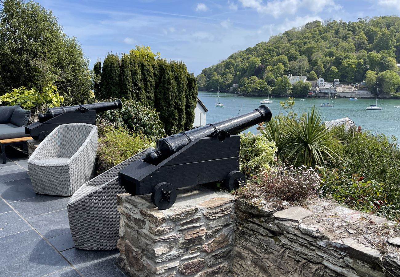 House in Kingswear - Two Guns - Stylish town house with stunning river views