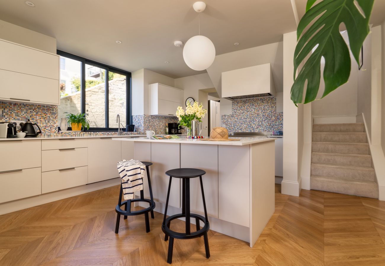 House in Kingswear - Two Guns - Stylish town house with stunning river views