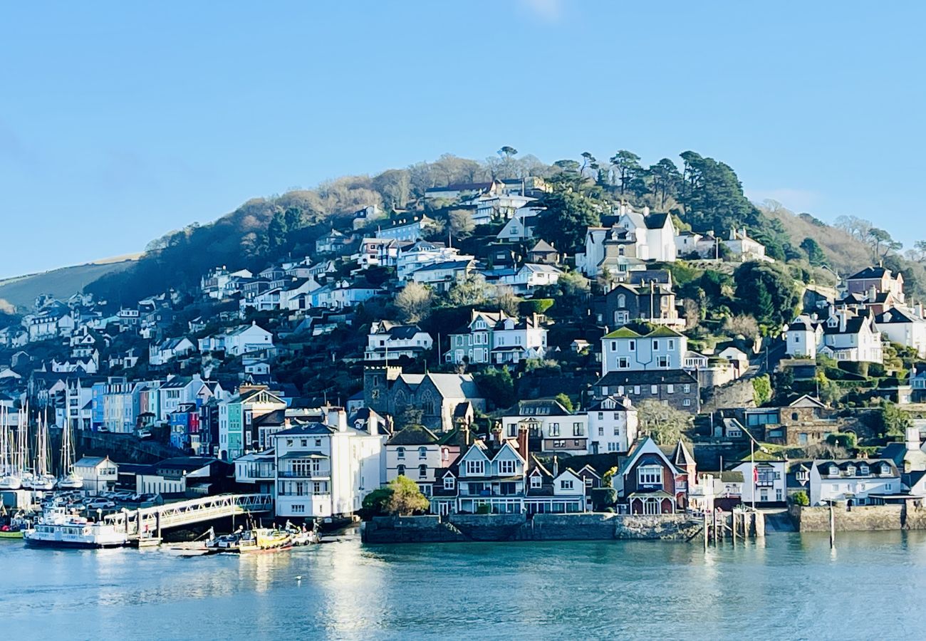 House in Kingswear - Two Guns - Stylish town house with stunning river views