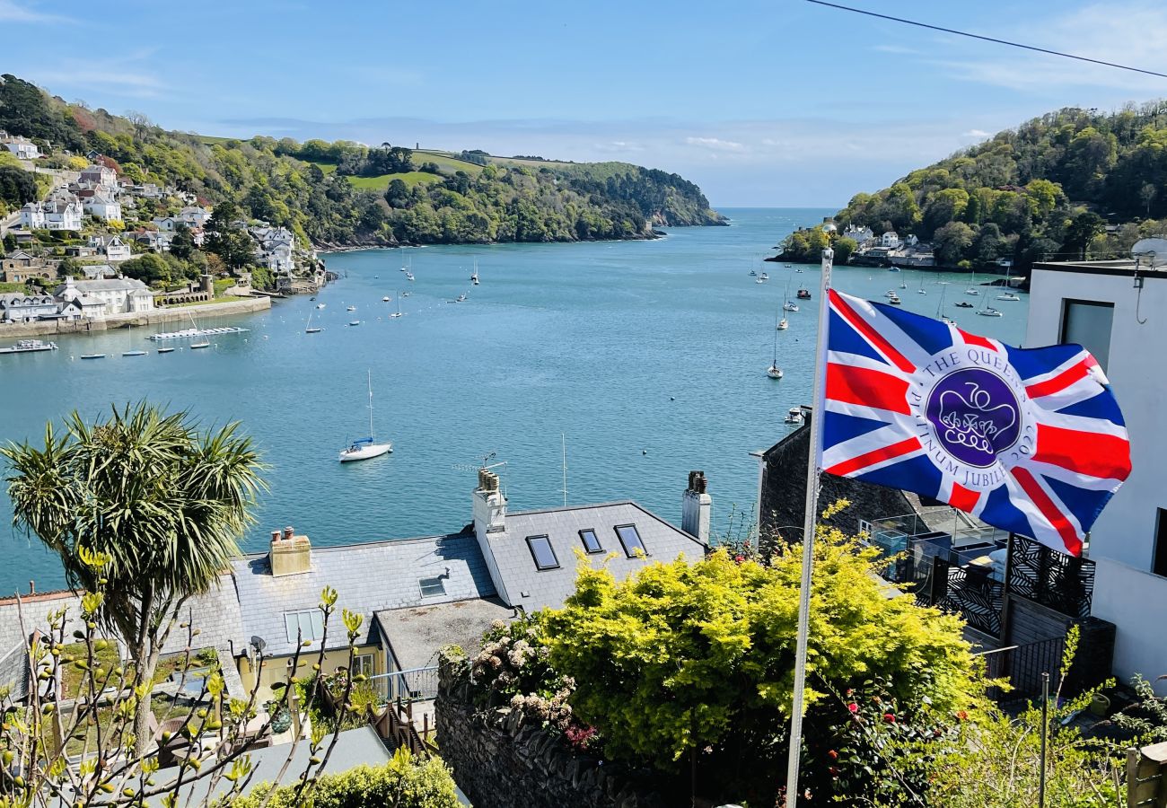 House in Kingswear - Two Guns - Stylish town house with stunning river views