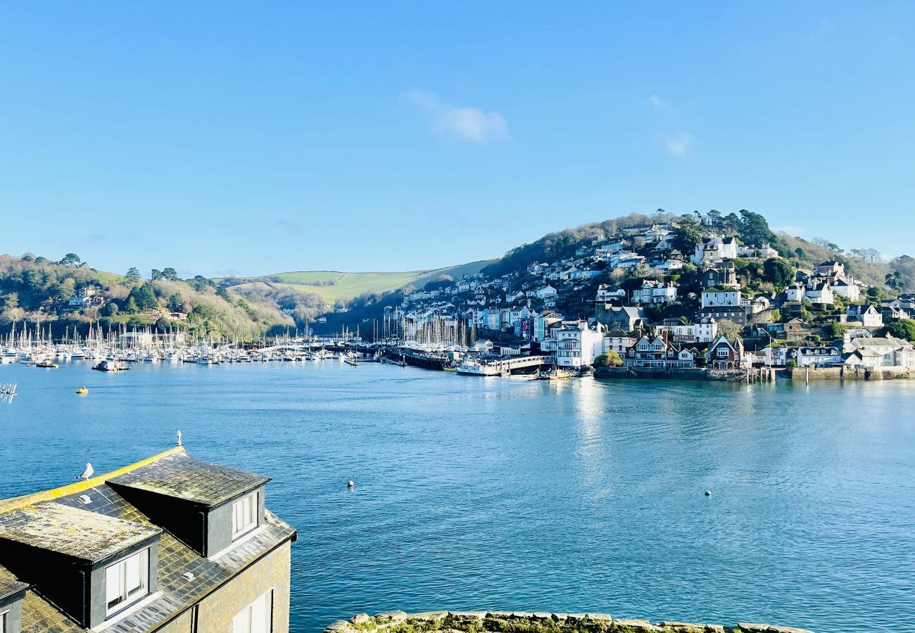 House in Kingswear - Two Guns - Stylish town house with stunning river views