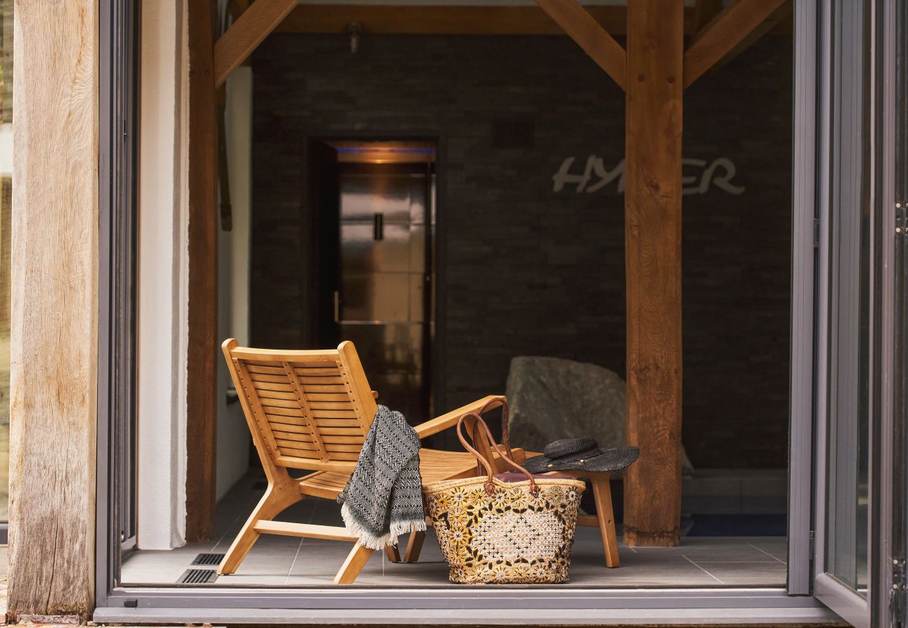 Apartment in Lower Ashton - Swallows End - Bolthole with hot tub, pool and sauna