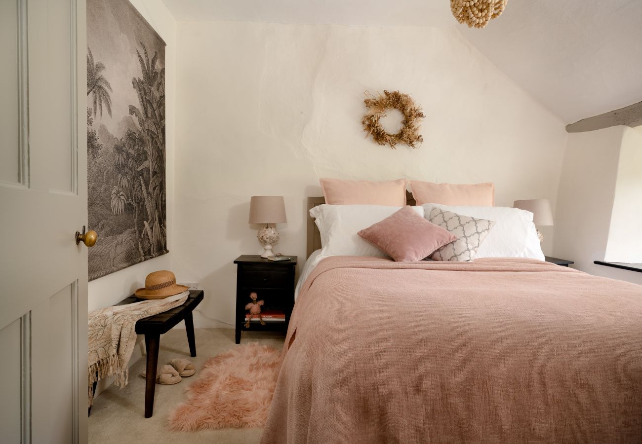 Cottage in Chagford - Weeke Brook - A 'quintessential' thatched cottage