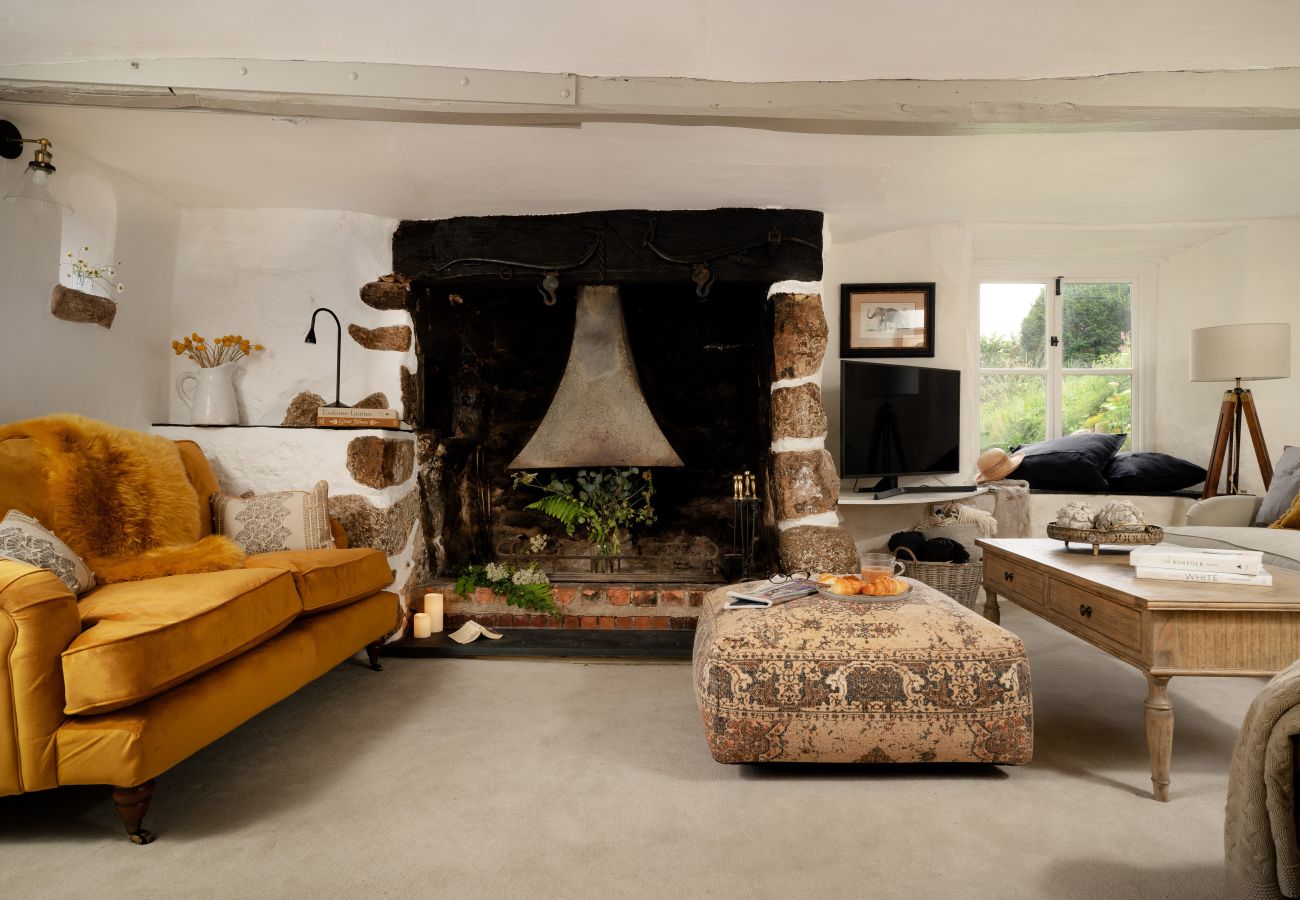 Cottage in Chagford - Weeke Brook - A 'quintessential' thatched cottage