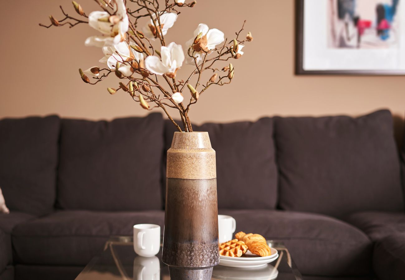 Fresh Escapes - The Moorings - Sleeps 4 - Hot Tub - Torquay 