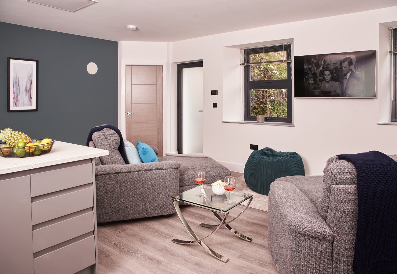 Apartment in Torquay - Harbour Breeze - Harbourside with hot tub