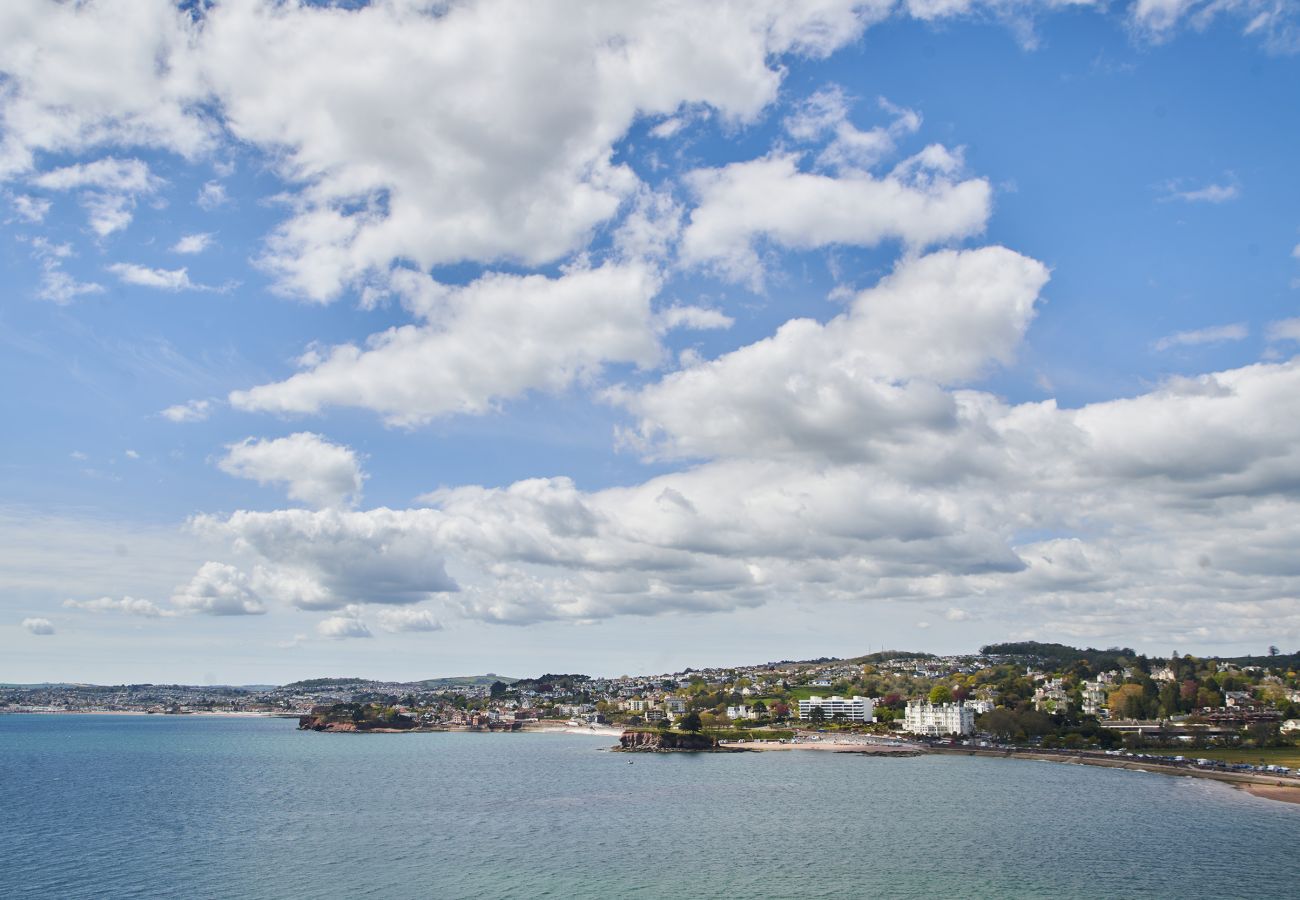 Fresh Escapes - Harbour Breeze - Hot Tub - Torquay - Sleeps 4