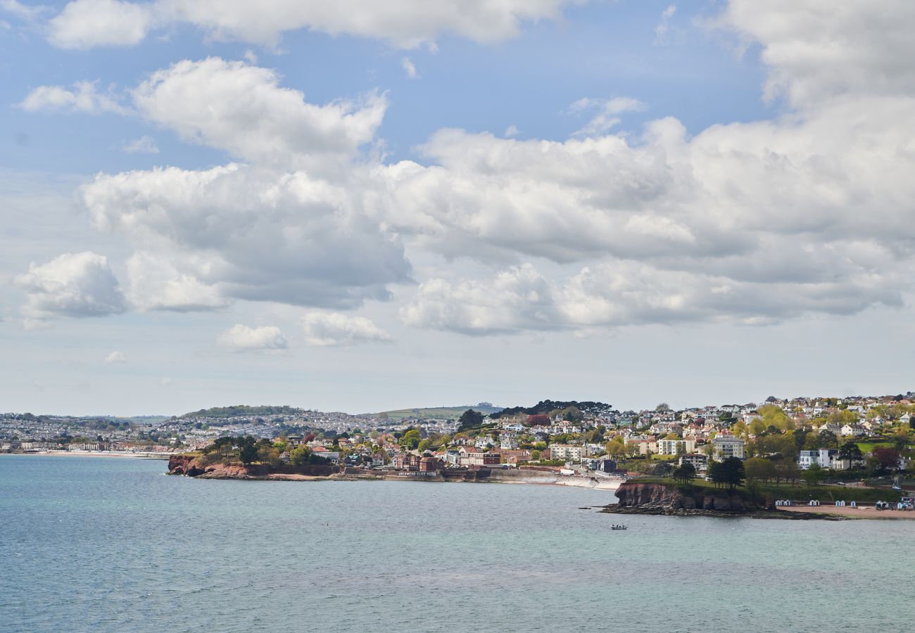 Fresh Escapes - Harbour Breeze - Hot Tub - Torquay - Sleeps 4