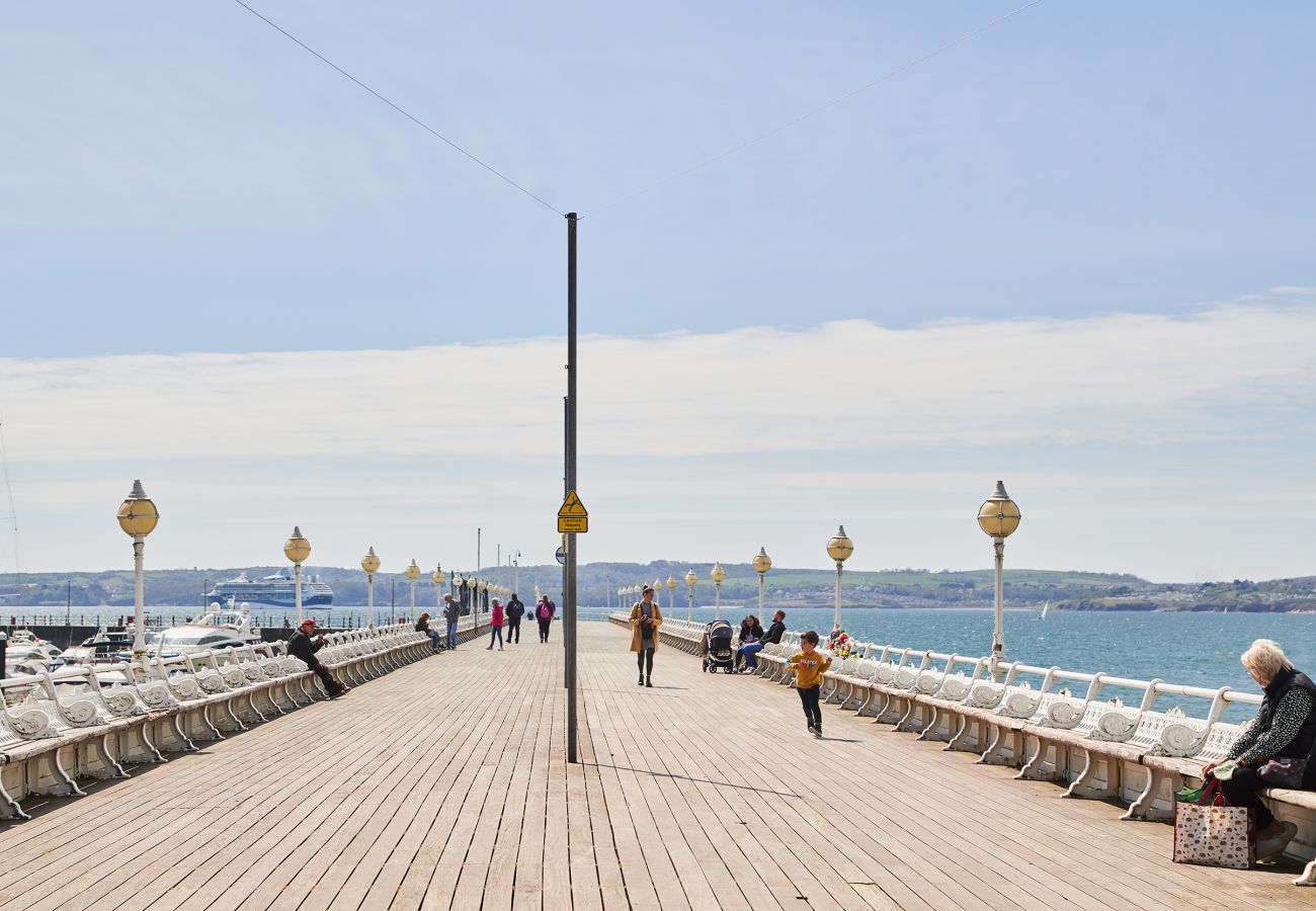 Fresh Escapes - Harbour Breeze - Hot Tub - Torquay - Sleeps 4