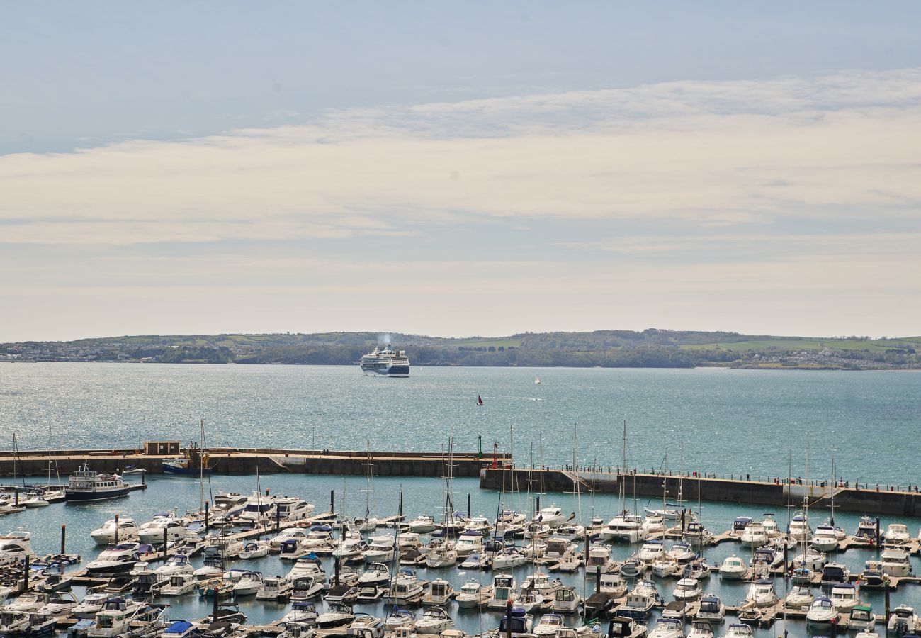Fresh Escapes - Harbour Breeze - Hot Tub - Torquay - Sleeps 4